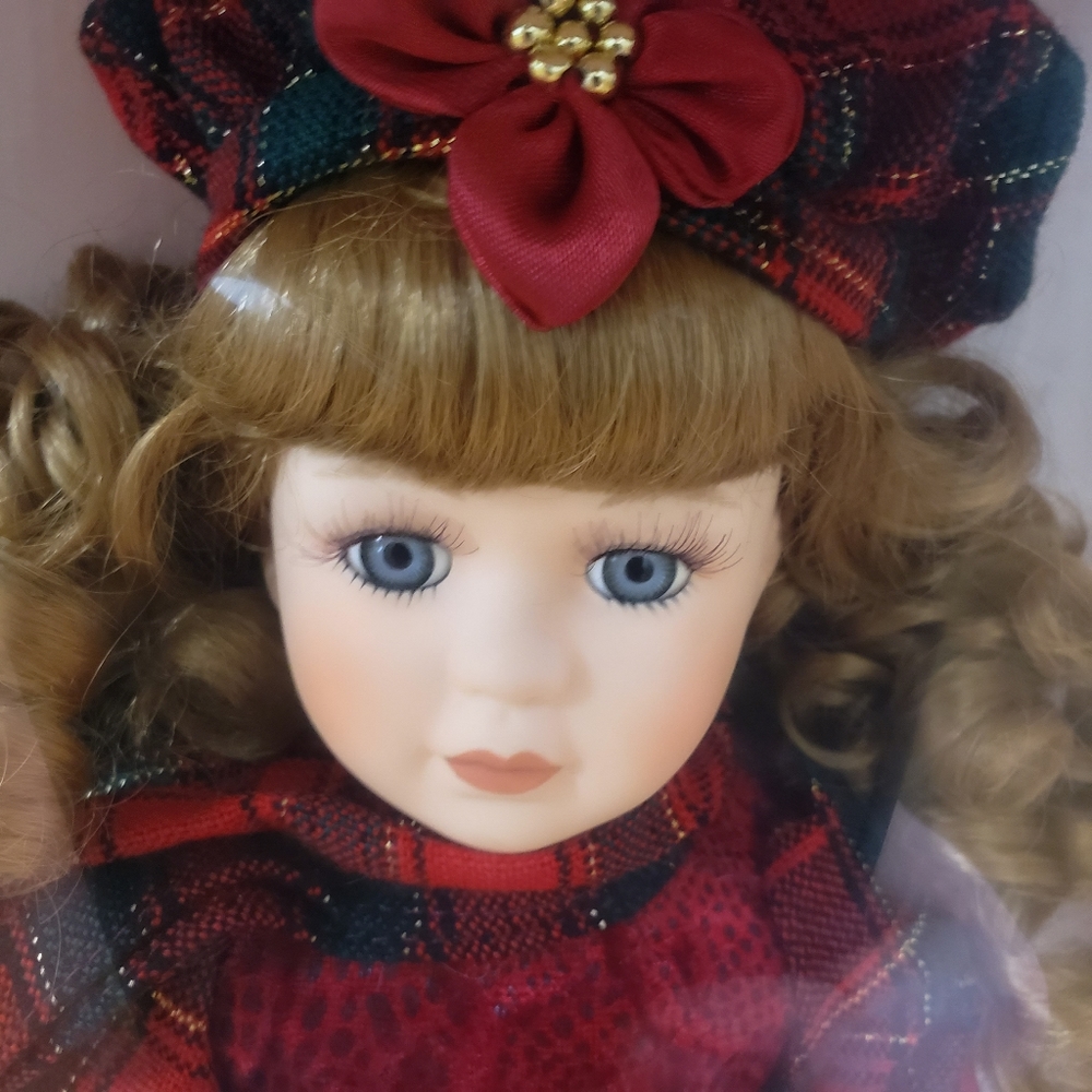 VTG Collectible Memories Carol Ann Porcelain Girl Doll NOS Hand Crafted 16"